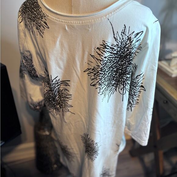 Tulip Clothing Murray Ivory Scribble Tunic by Snapdragon & Twig Size Small - Picture 7 of 8